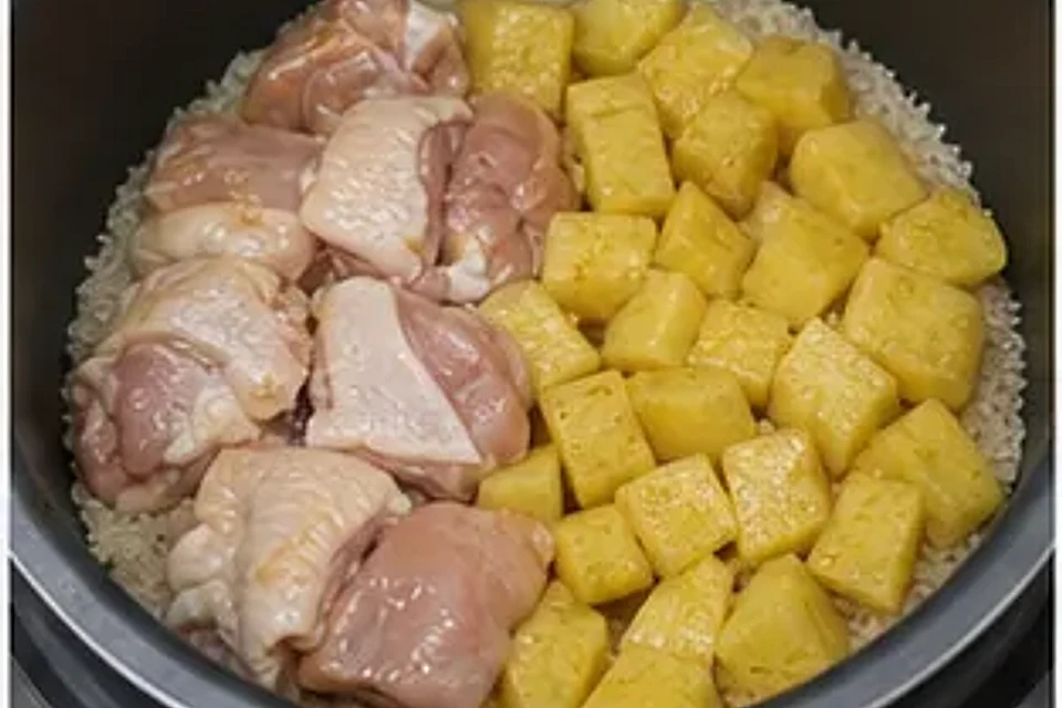 咖喱鸡肉焖饭 第2步操作图