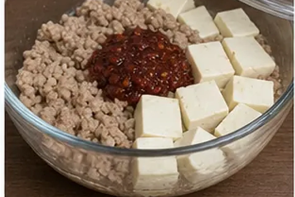 微波炉肉末豆腐 第2步操作图