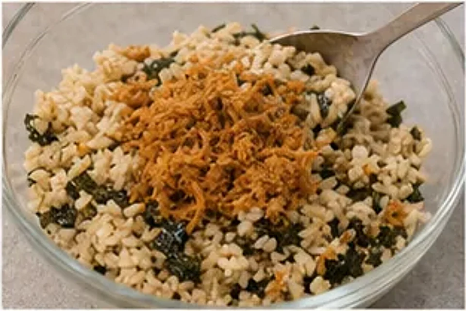紫菜肉松燕麦饭团 第3步操作图