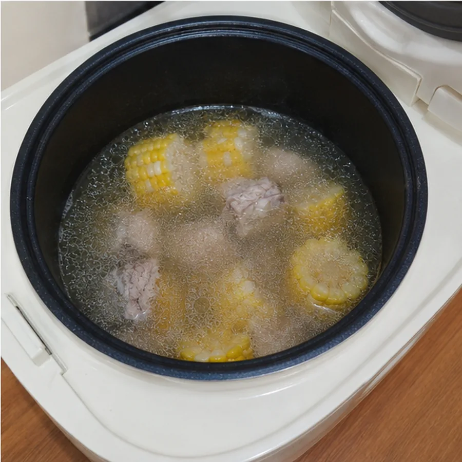 电饭煲玉米排骨汤 第3步操作图